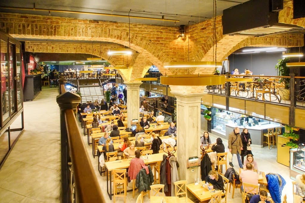 Второй этаж фудкорта