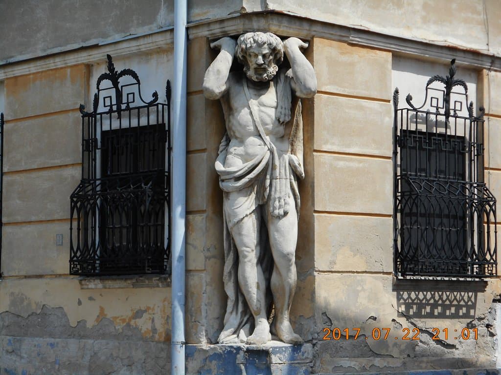 Corgoň Statue