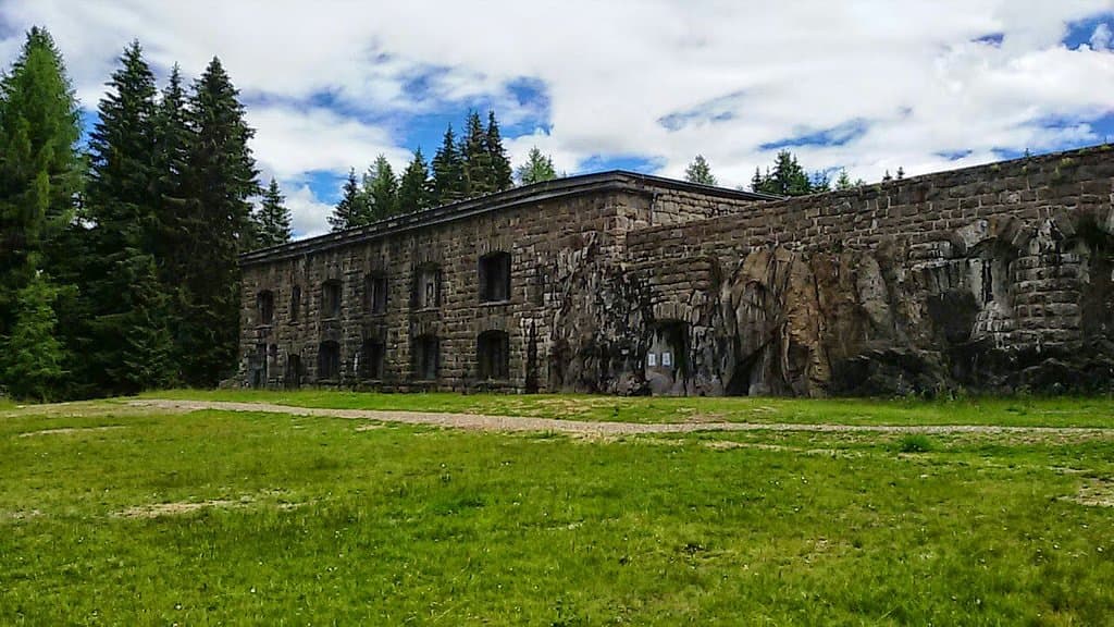 Forte asburgico risalente all'800 e ampiamente impiegato come postazione difensiva durante il pr