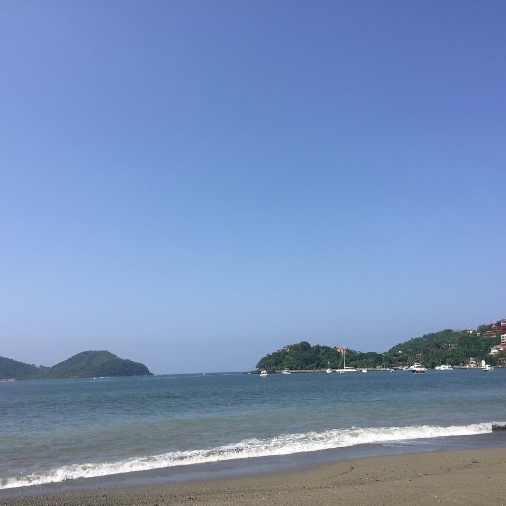 Playa Principal Pier Zihuatanejo