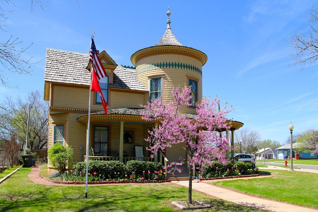 Moore-Lindsay House