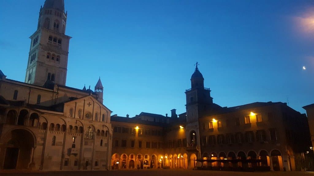 Piazza Grande all'alba