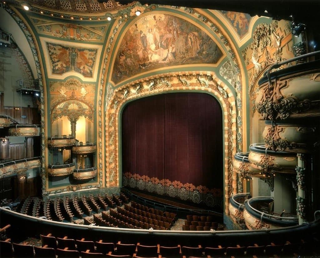 The New Amsterdam Theatre