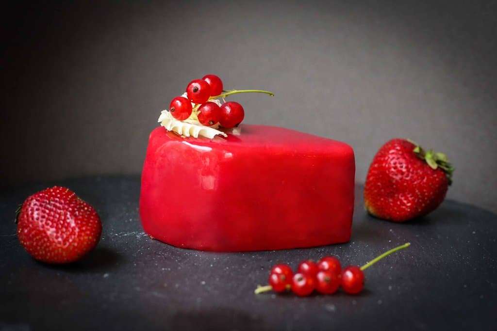 FEB7 cake, strawberry and lemon mousse, white chocolate crispy and basil jelly