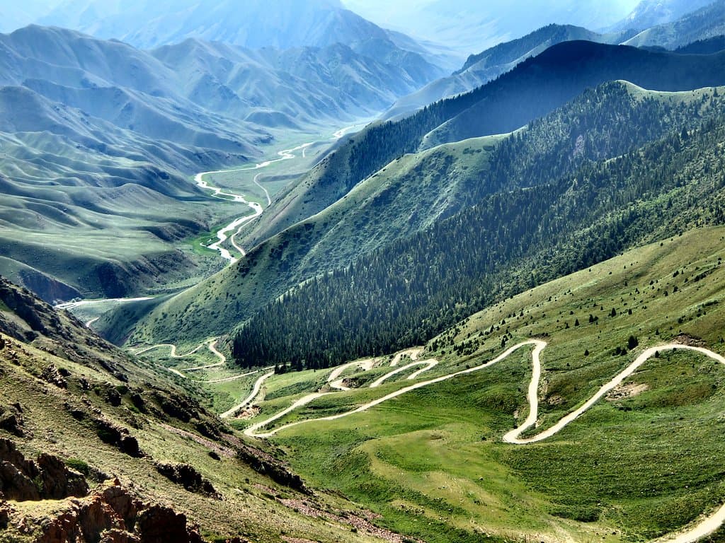 Road to Song Kul