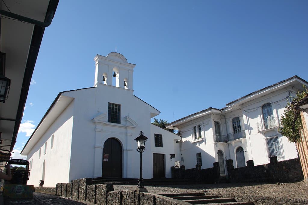 Vista diurna de la Ermita