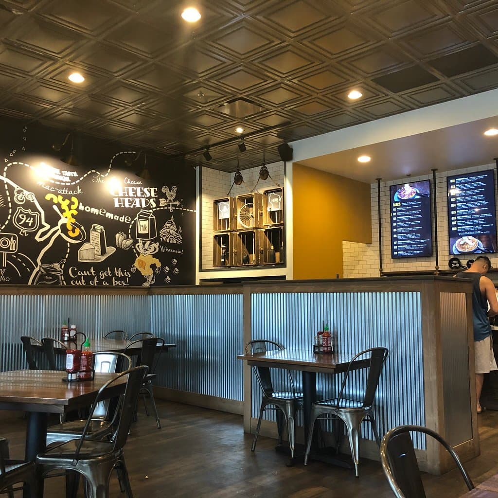 MACS (Macaroni And Cheese Shop) Lake Delton