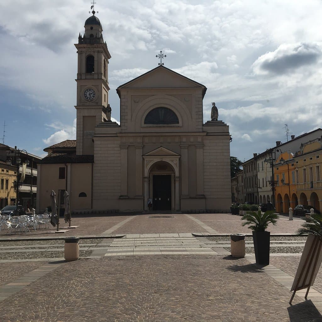 Statue di Don Camillo e Peppone