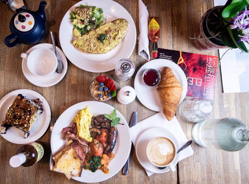 Hearty Breakfast of locally reared, grown and baked goodies...free-tame sausages from alders but