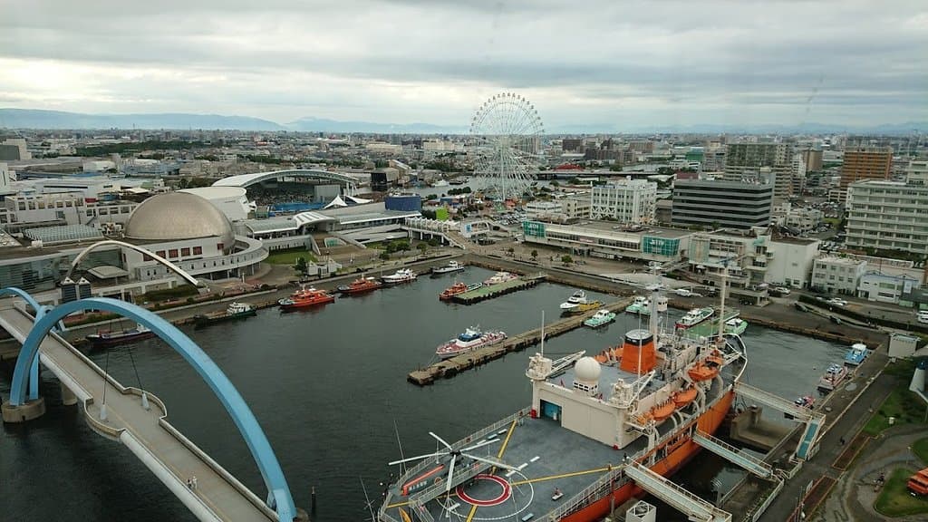 名古屋港を見る