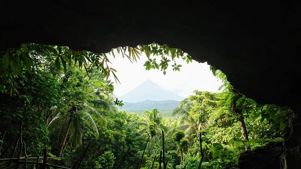 Hoyop-Hoyopan Cave