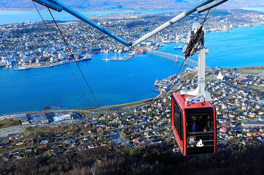 Red Gondola Fjellheisen