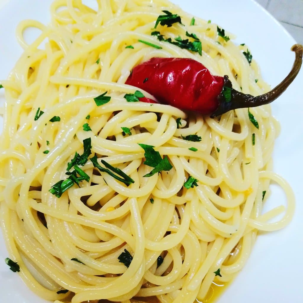 Spaghetti aglio olio e peperoncino