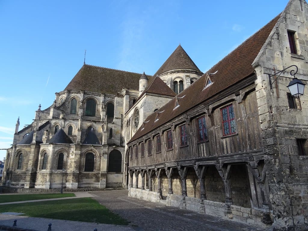 La cathédrale et la bibliothèque du chapitre
