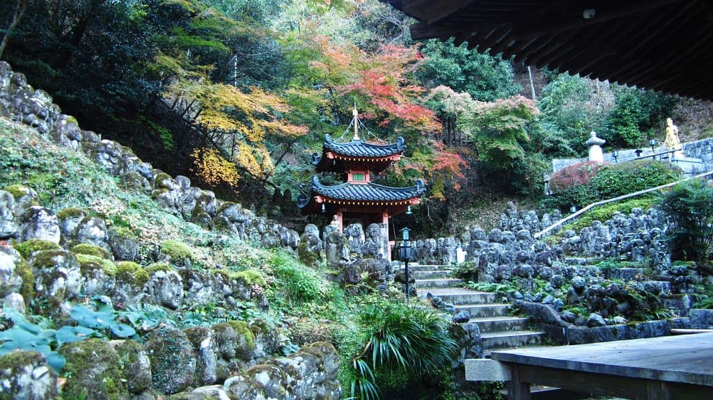 愛宕念仏寺の紅葉風景 