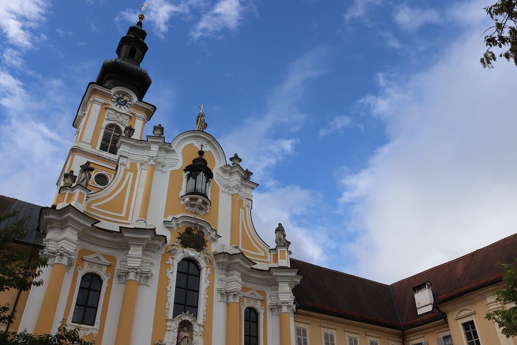 Aussenansicht von Stift Rein