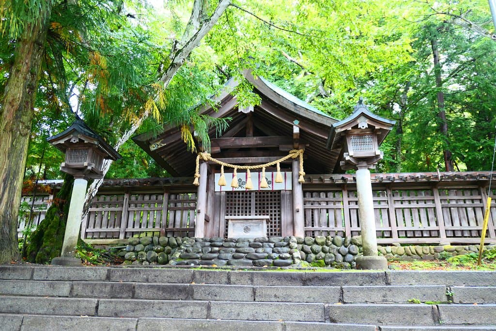 本殿です。諏訪大社ではここにだけ本殿があります。