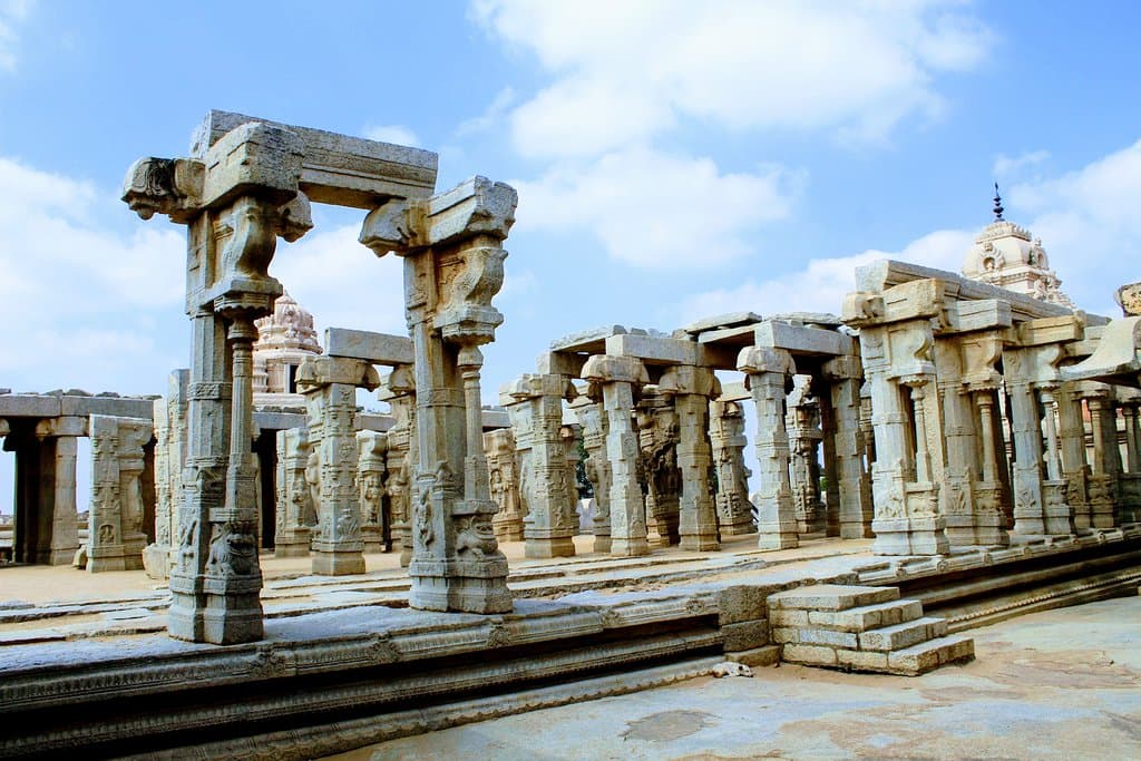 Lepakshi temple pillars