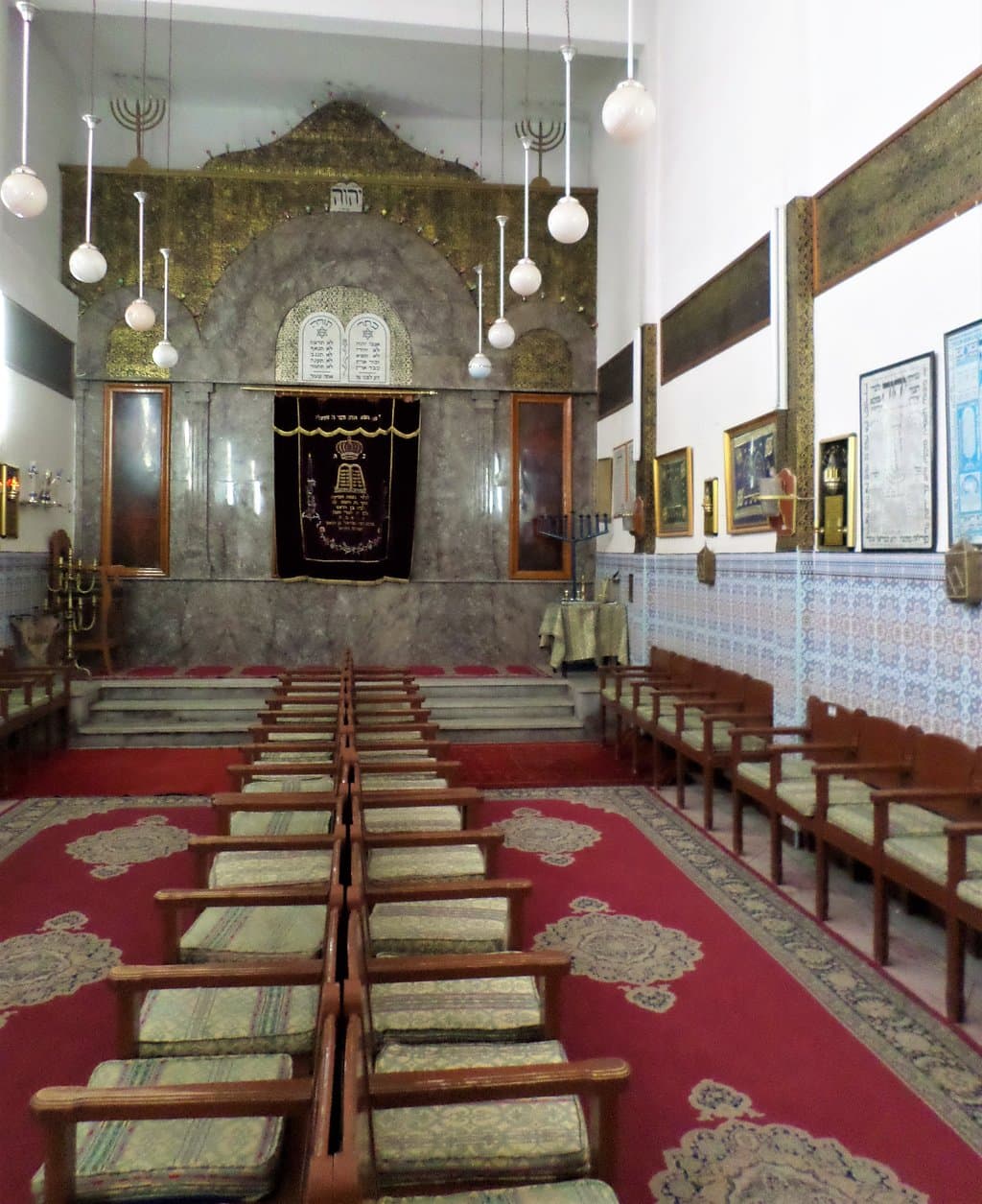 L'interno della sinagoga