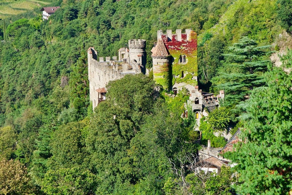 Approaching the castle