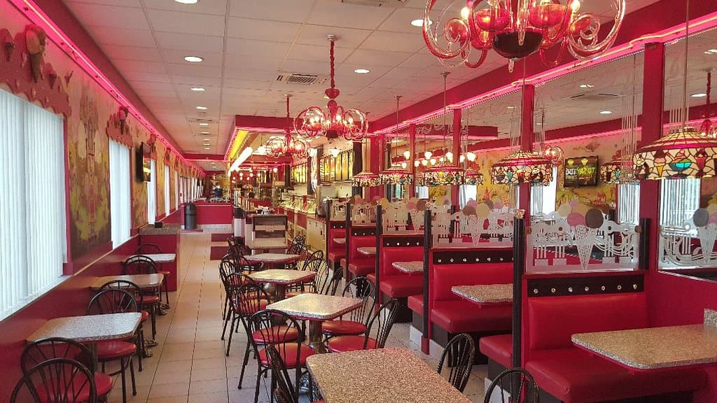 Sarris Candies Factory and Ice Cream Parlour