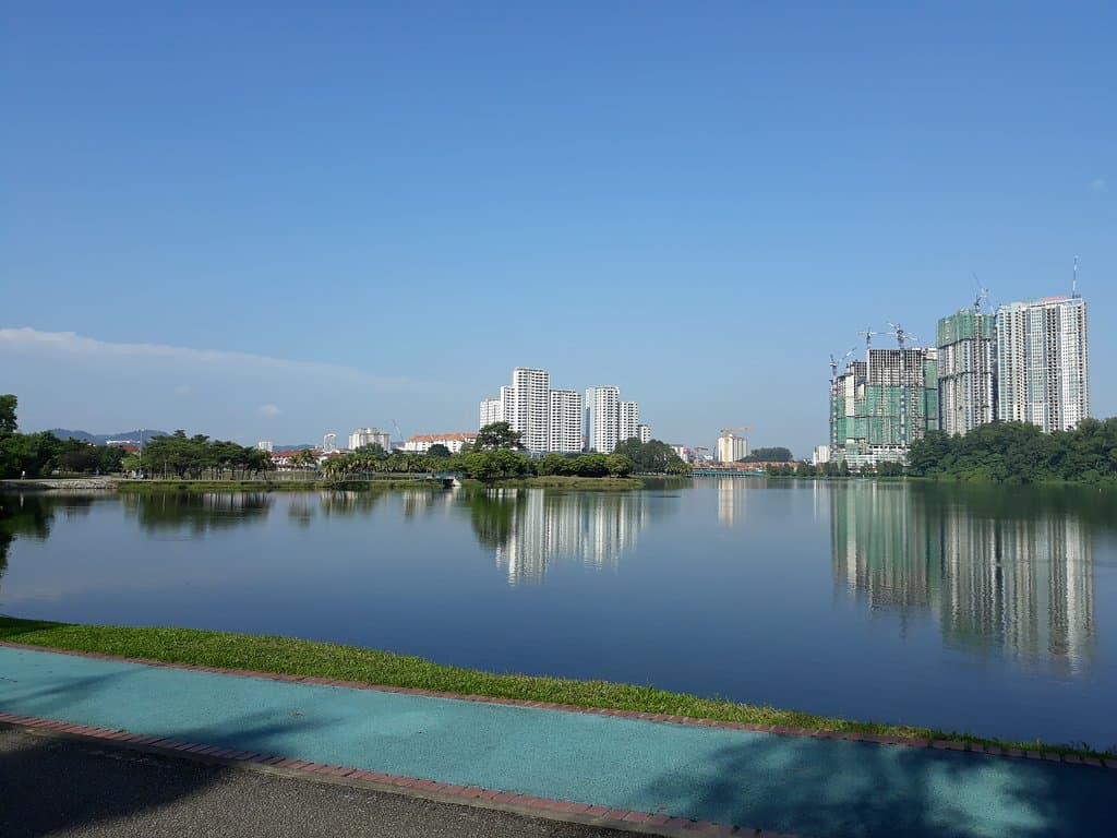 scenery round the lake