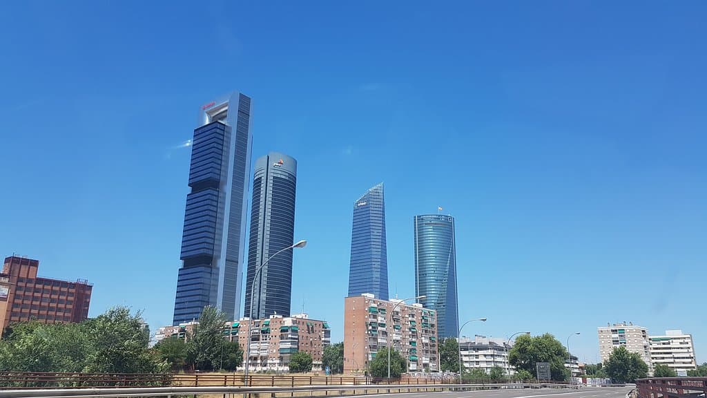 LOS 4 GIGANTES