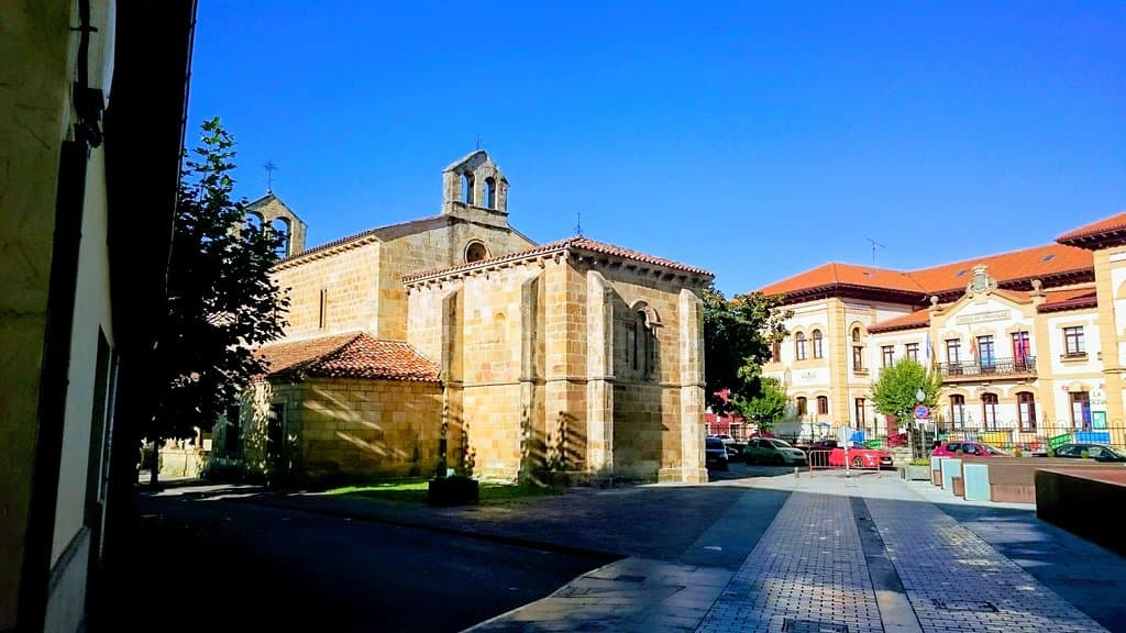 Iglesia de Santa María de la Oliva