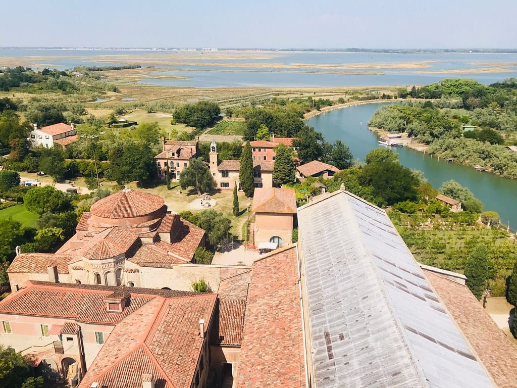 鐘楼からみる空港方面