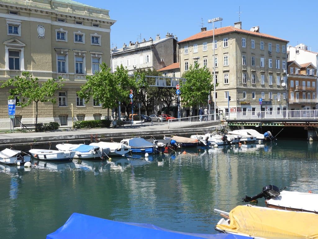 Mrtvi kanal, Rijeka