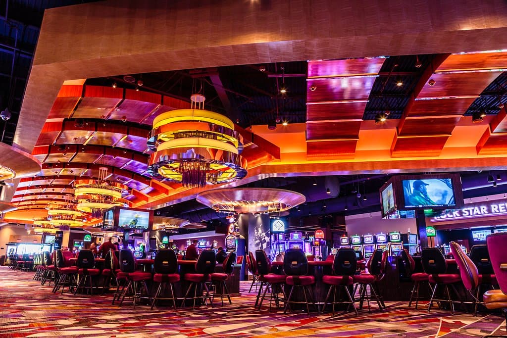 The ceiling of the casino floor is laid out to look like the neck of a guitar.