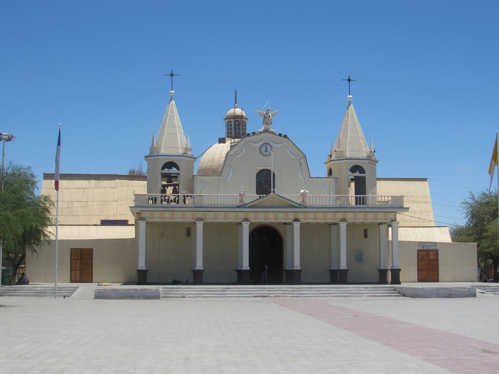 Vista Frontal de la iglesia
