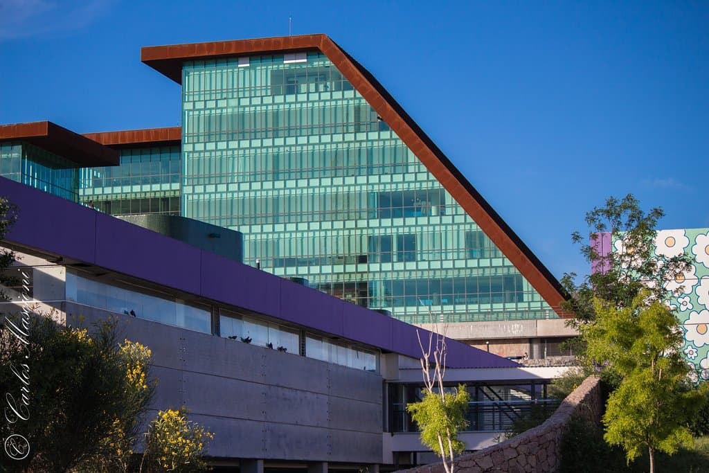 Hermoso sitio para adentrarse y circular, observar el Dique Chico. El Hito del Bicentenario.