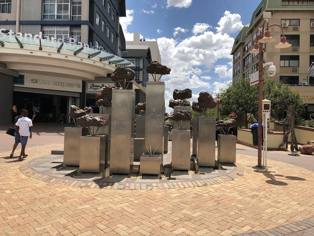 The display of meteorites is in the center of a shopping area at Post Street Mall (and Werner Street).