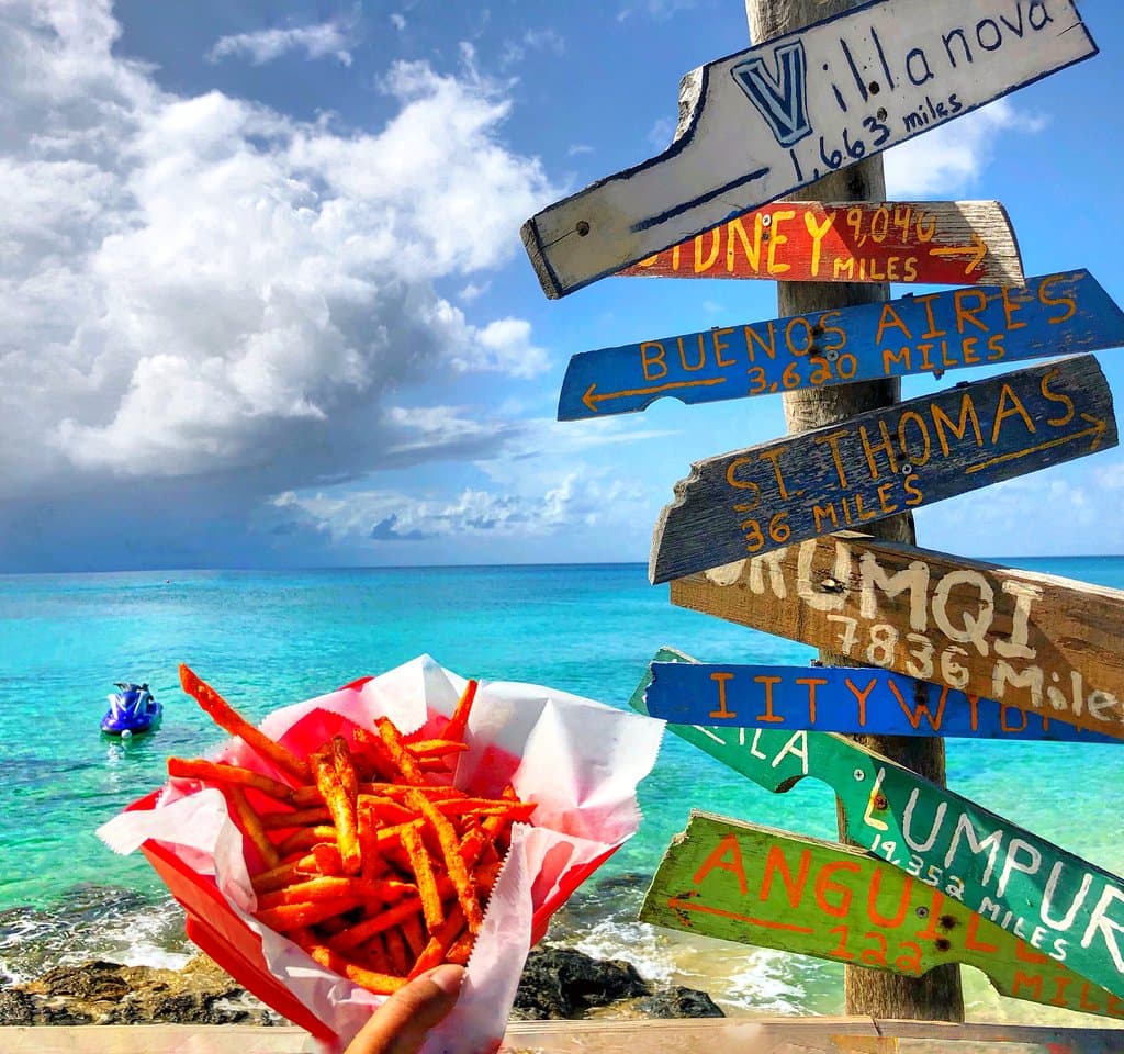 BEACH SNACKS ARE THE BEST SNACKS 🍟

Go off the beaten path & hang with the locals @ Rainbow Beach in St. Croix 🇻🇮