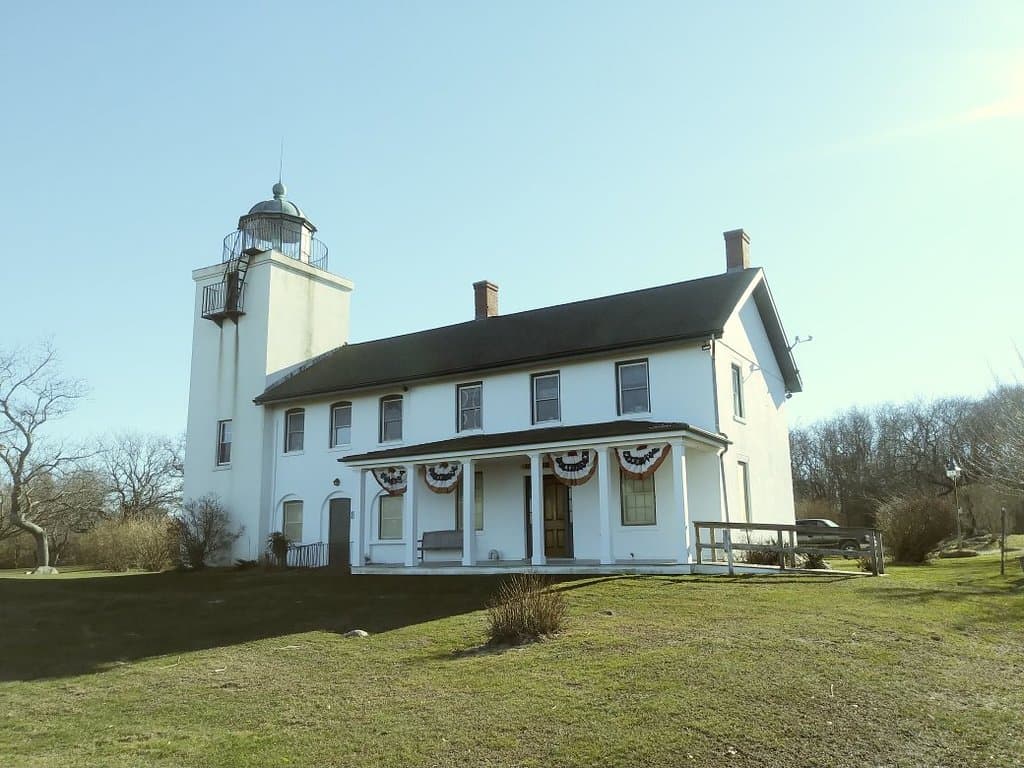 Horton Point Lighthouse and Museum