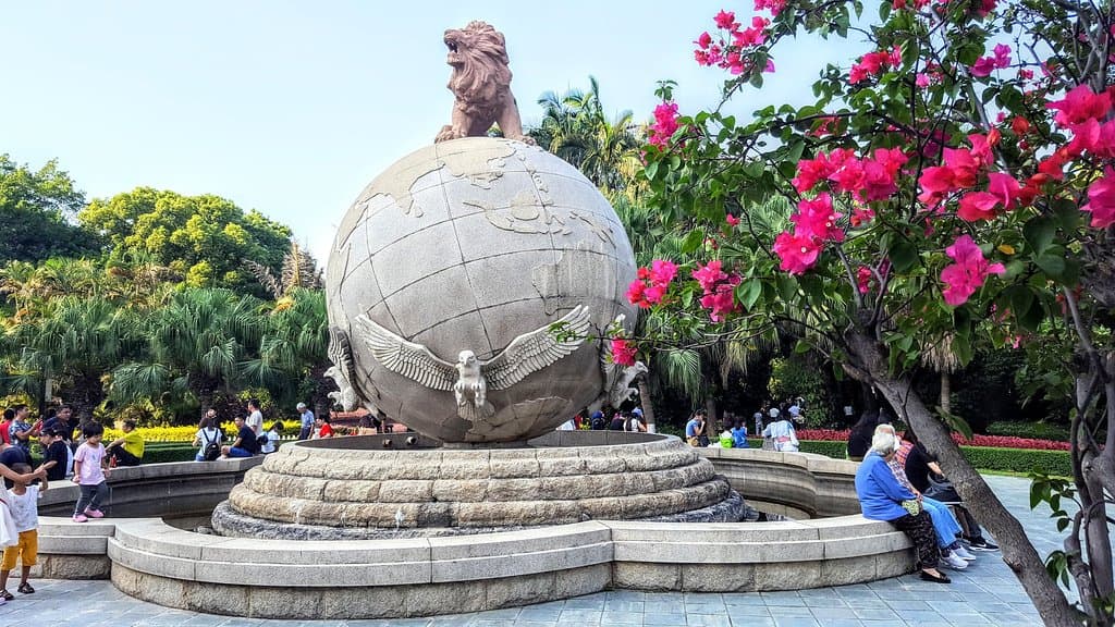 The Globe with the lion sculpture