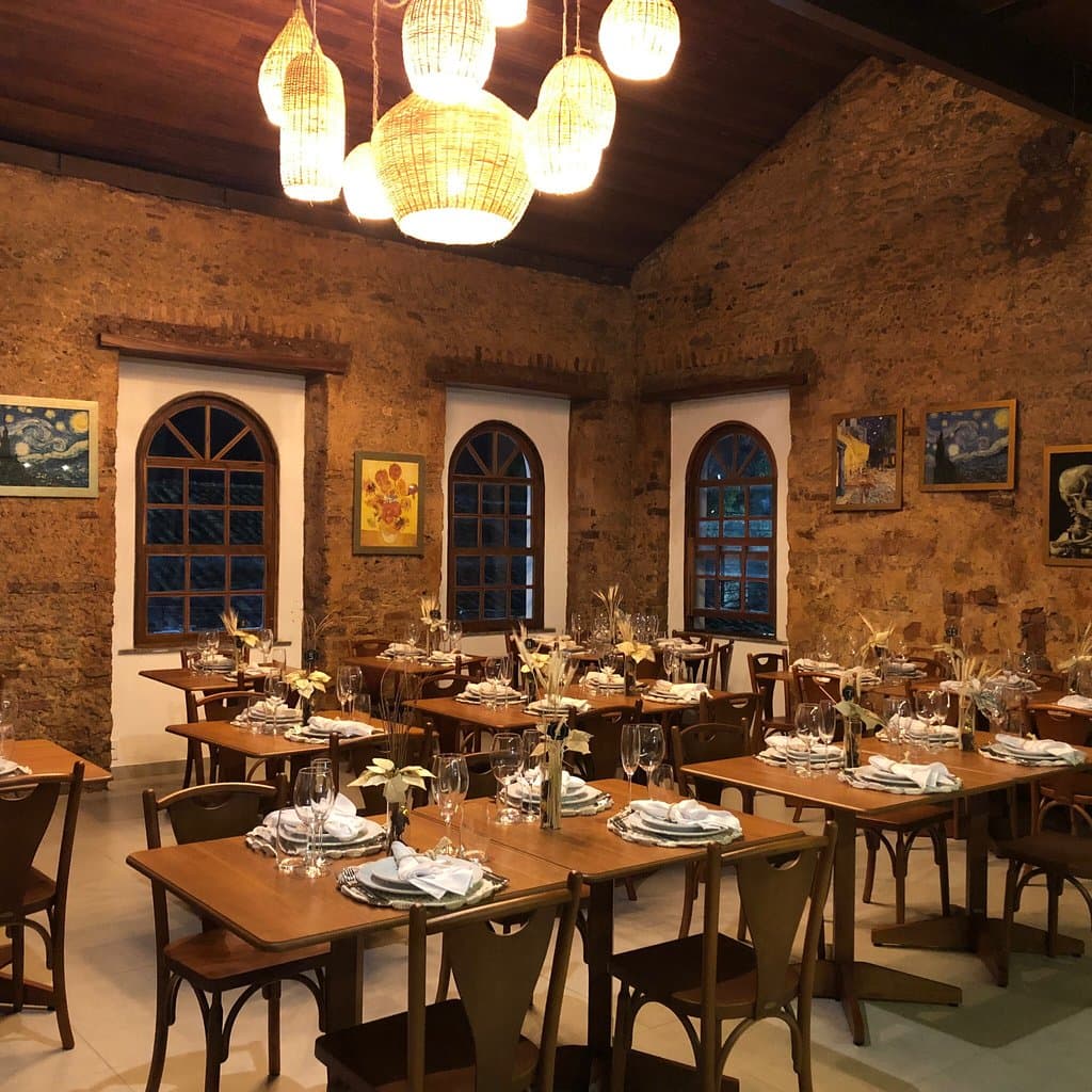 Ambiente aconchegante e estiloso. Comida sensacional. Preço justo e carta excelente de vinhos com valor a custo de adega! Super recomendo.