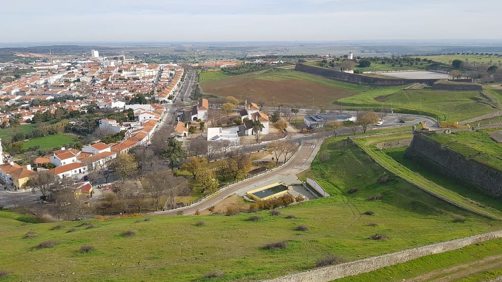 Вид на окрестности с высоты Cemeterio dos inglesses