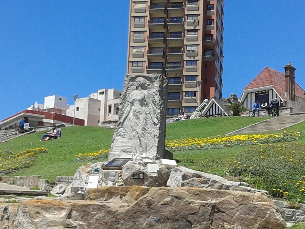 Monumento a Alfonsina Storni: Mar del Plata, 2018.