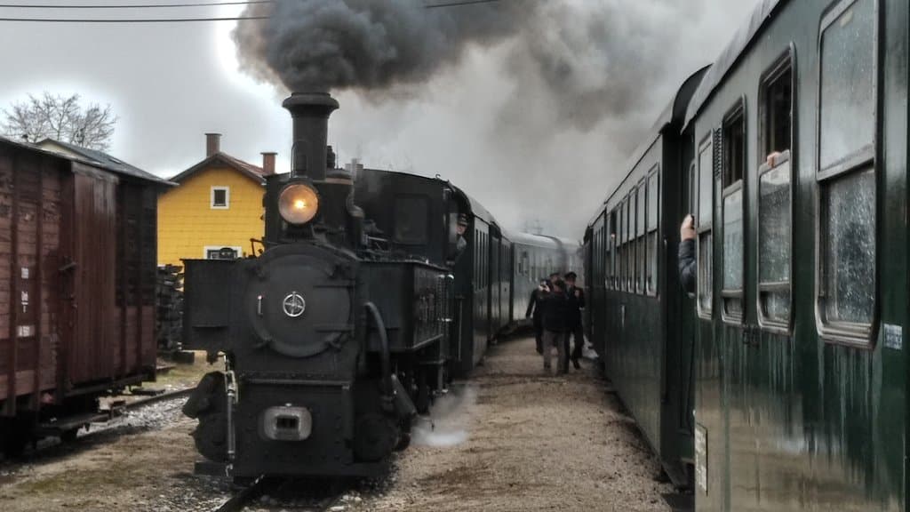 Zugkreuzung in Aschach / Steyr