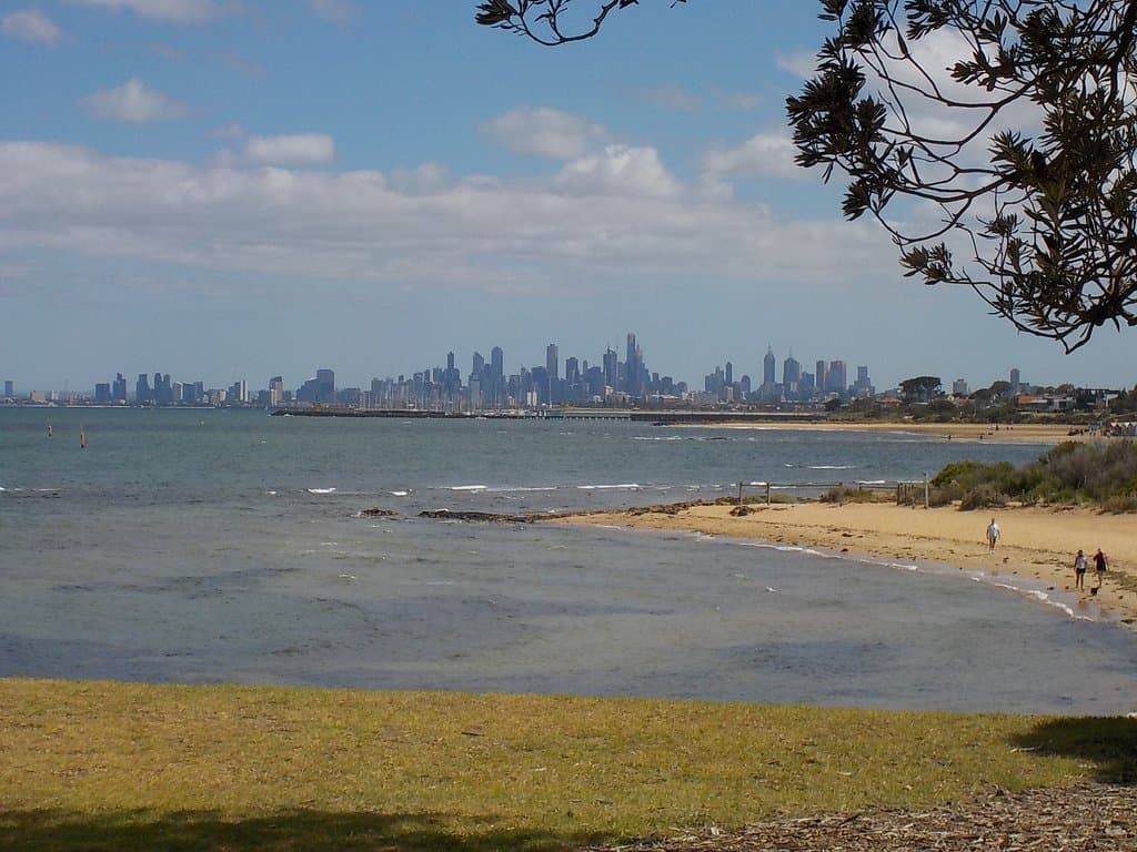 View past Holloway bend North towards the city