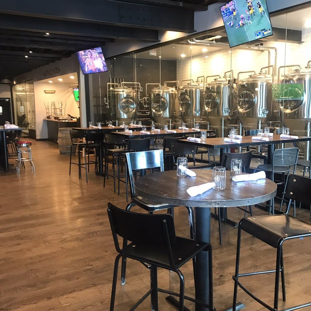 Roadhouse Pub & Eatery