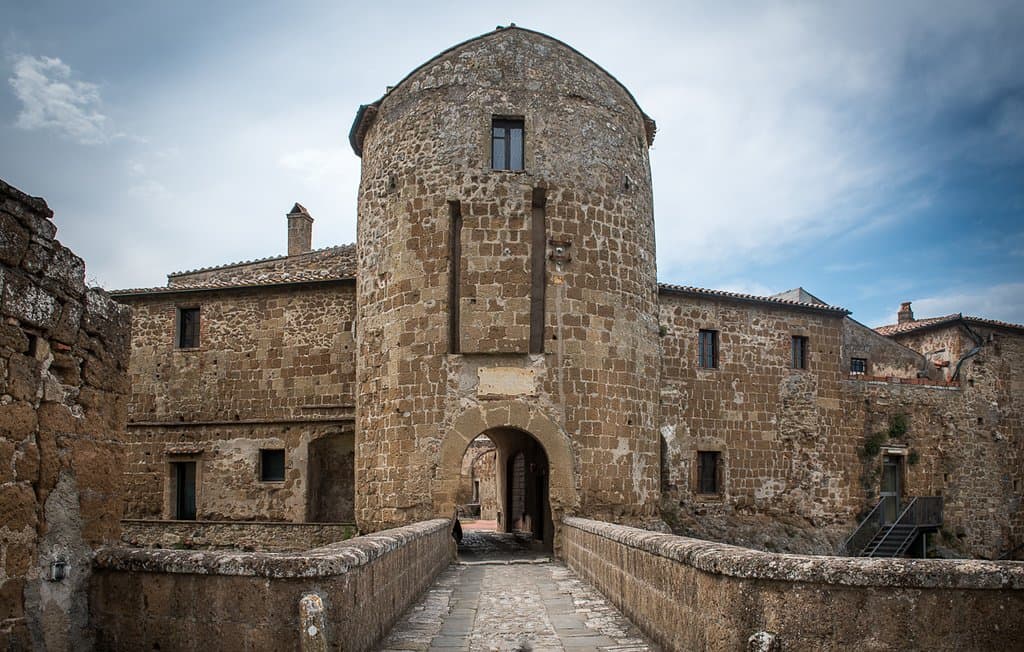 מבצר מסתורי