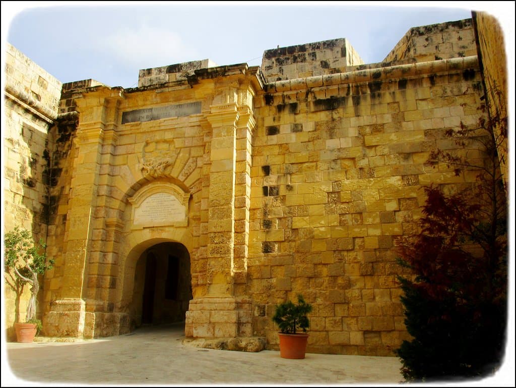 The 2nd gate excess to the museum  