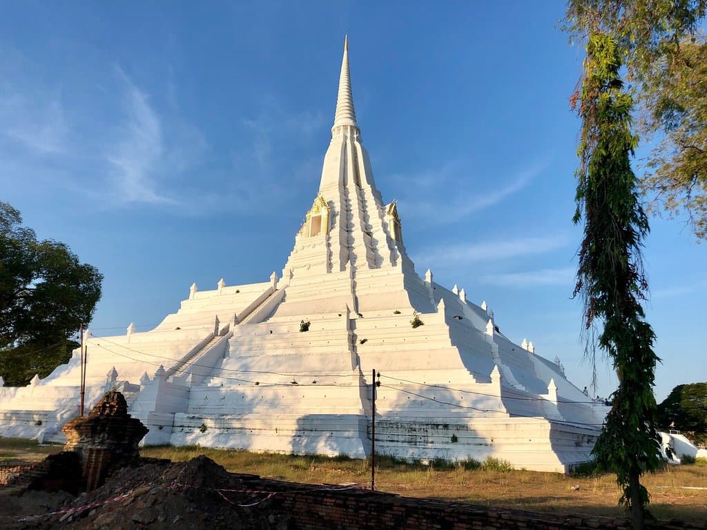 Wat Phu Khao Thong