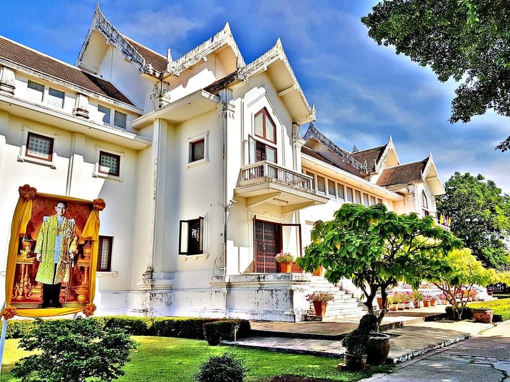 Chao Sam Phraya National Museum