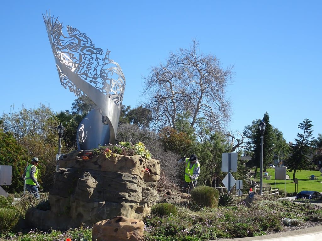 The turn-about sculpture on the way to Carlsbad