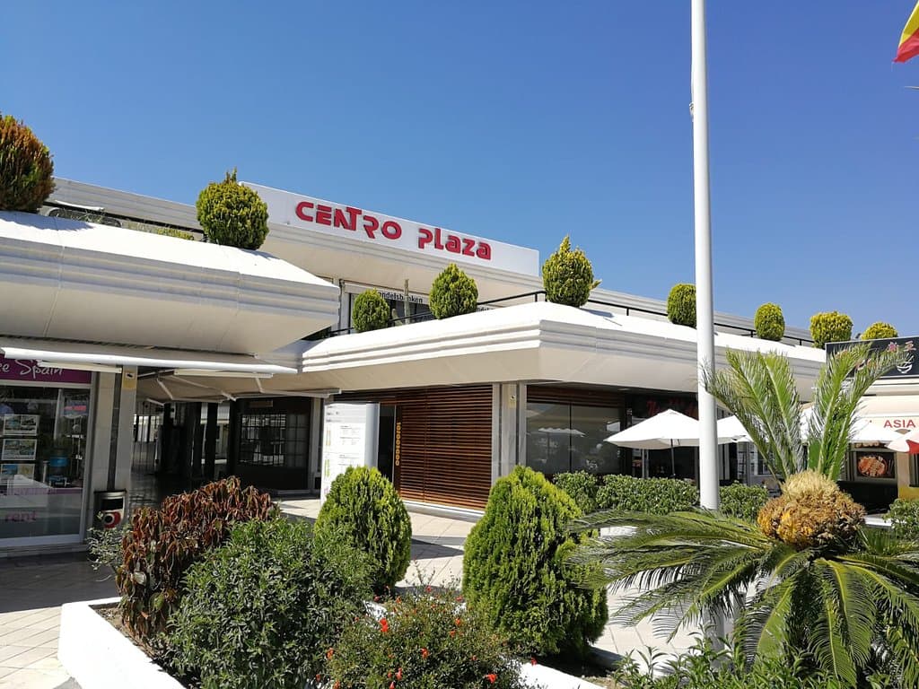 Centro Plaza Saturday Market