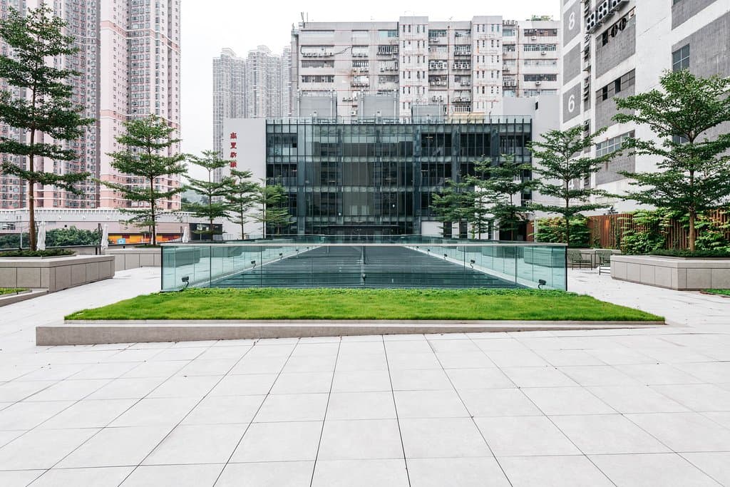 The Park is spacious and green, contrasting with the surrounding industrial neighbourhood, and allows visitors to relax and recharge.